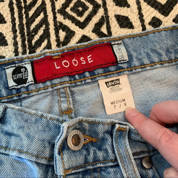 VINTAGE Levi’s Silver Tag Mom Jeans - Picture 3 of 5